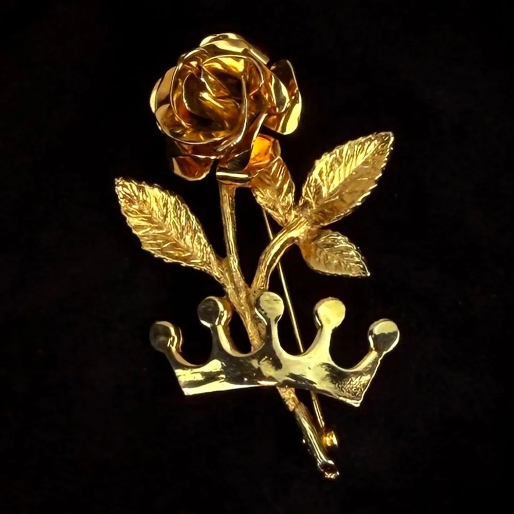Elegant vintage 3-D flower crown goldtone brooch pin